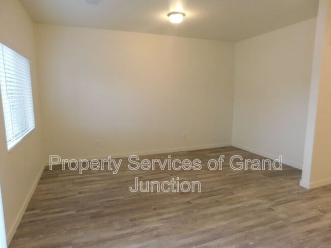 Photo - 662 Brookwillow Dr Unit 4