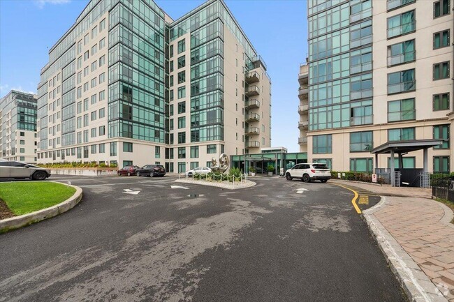 Building Photo - 701 Ridge Hill Boulevard Unit 11E Rental