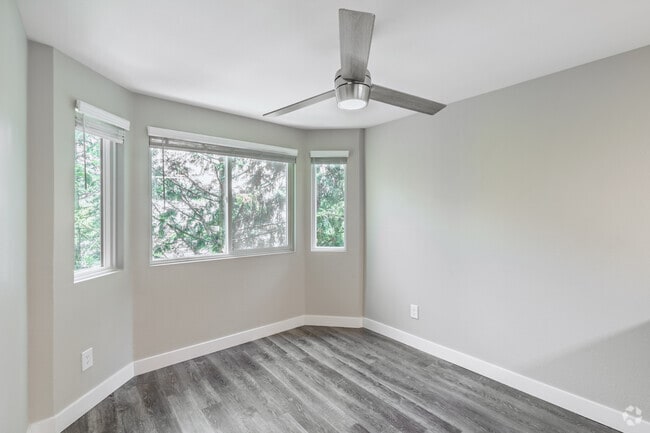 1BR, 1BA - 750SF - Dining Room