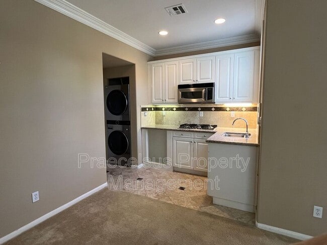 Photo - 1033 White Alder Ave