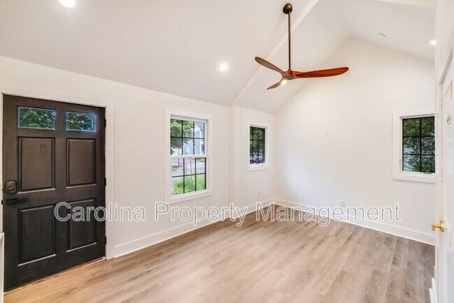 Photo - 465 W Worthington Ave