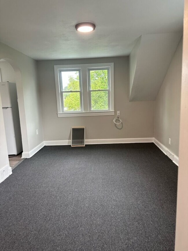 Building Photo - 255 Blakeslee_A23 Unit 255 Blakeslee - Up Rental