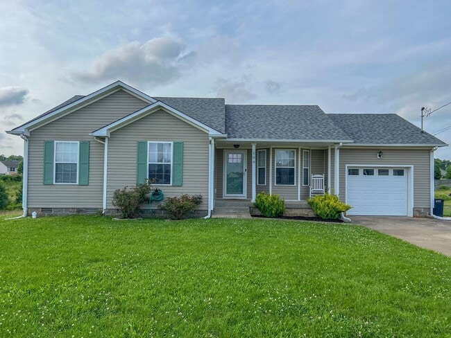Single-Family Home in Oak Grove, KY--Large... - Single-Family Home in Oak Grove, KY--Large...