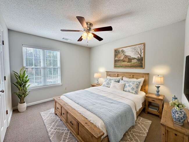 Photo - 8 Clayton Ln