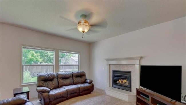 Photo - Charming 3-Bedroom, 2-Bath Home – Landscaping Included! Great location to downtown Boise