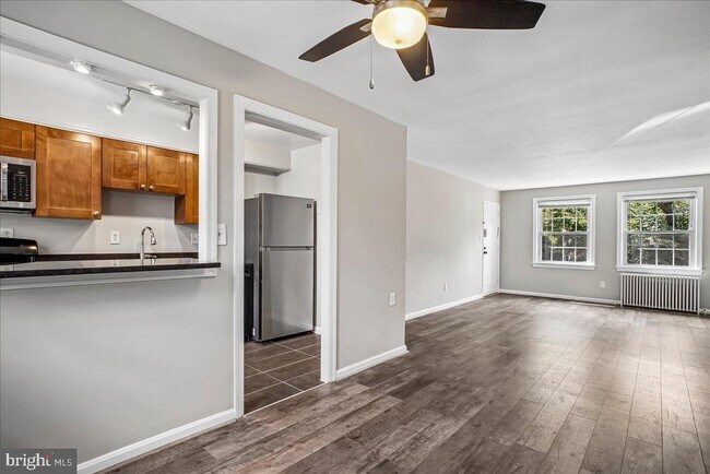 Photo - 5102 Columbia Pike Unidad 3