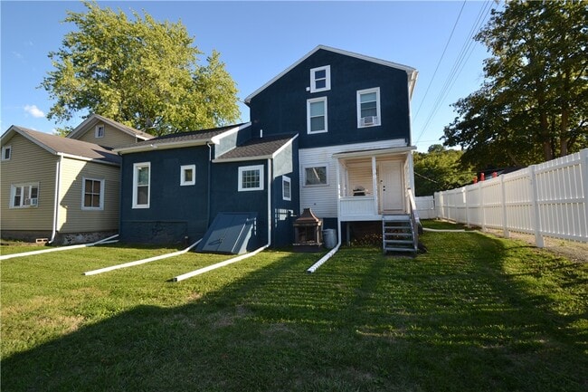 Photo - 505 E Main St