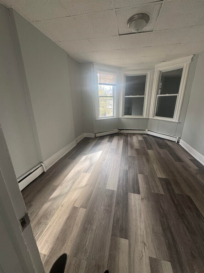 Photo - 40 Wegman Pkwy