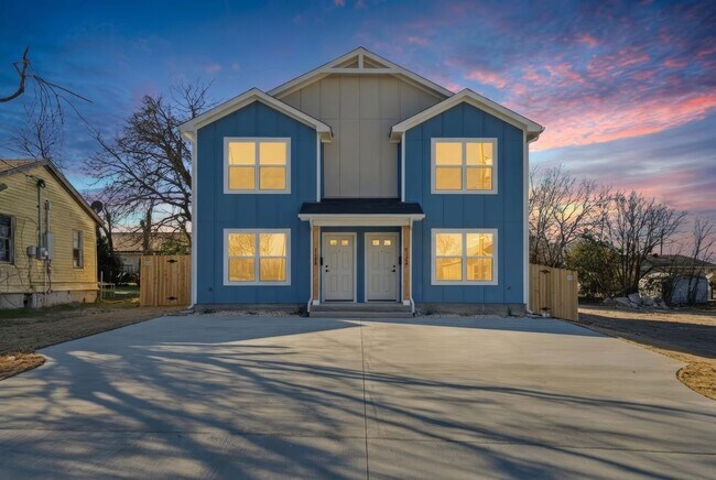 Building Photo - Brand New, Modern, and Ready for You in Temple, TX!