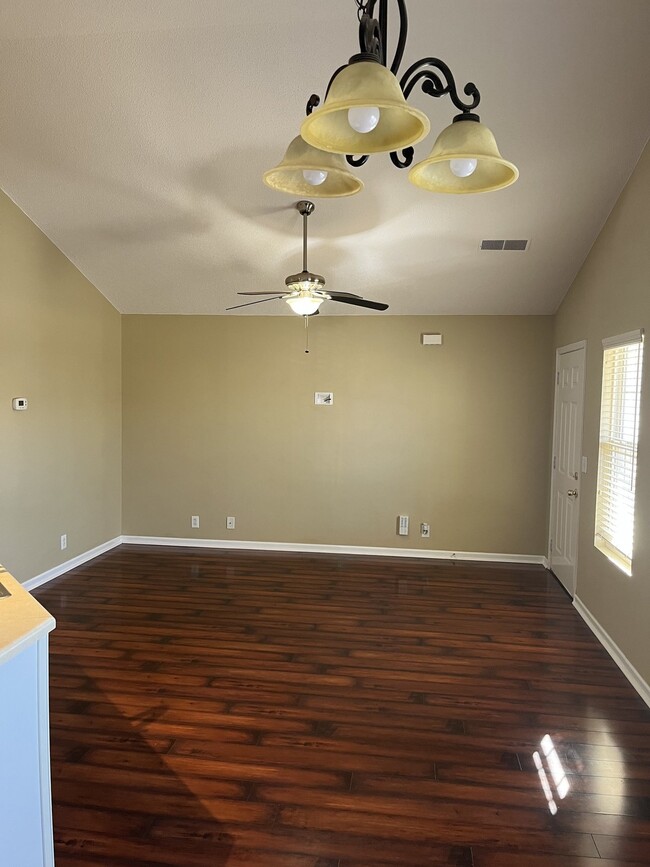 Photo - 5070 Boyd Dr