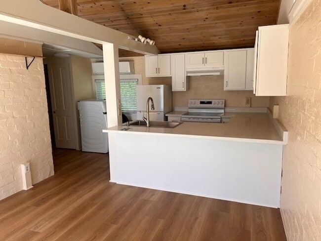 Photo - 245 Alisal Rd