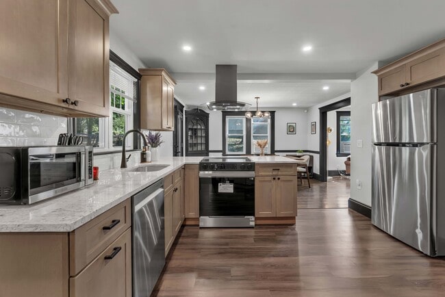 Photo - 50 Sprague St