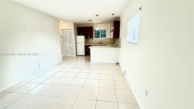 Photo - 19505 SW 128th Ave Unidad 1