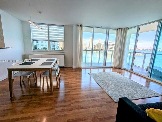 Photo - 1155 Brickell Bay Dr Unidad # 910