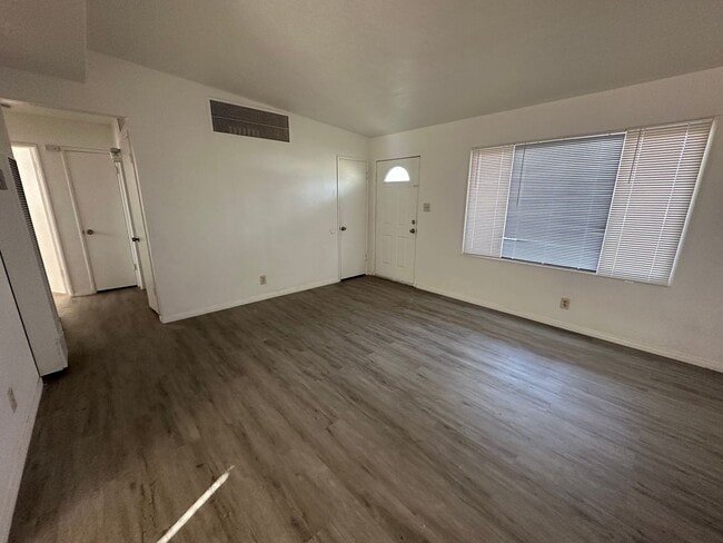 240 Palm Dr
