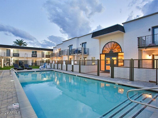 Building Photo - 3101 N 32nd St Unit ST