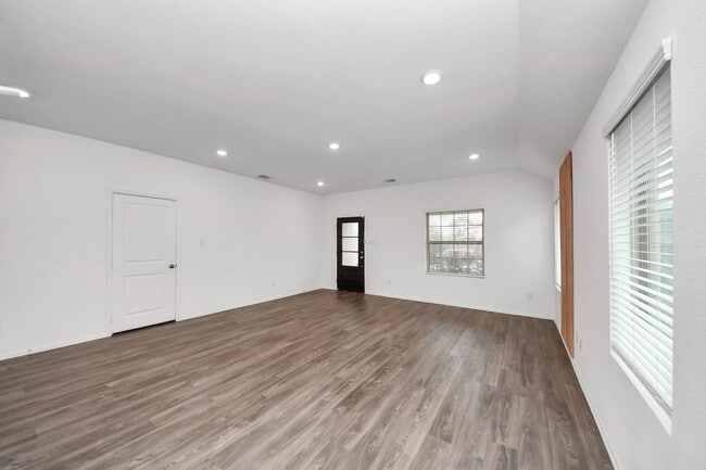 Building Photo - 14230 Elrington Holw Trl