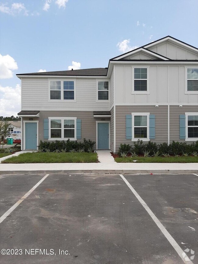 Building Photo - Beautiful 3/2.5 Townhouse located Oakleaf!