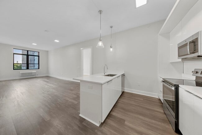 Building Photo - 121 34th St Unit 311 Rental
