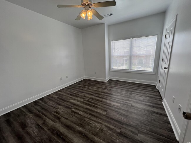 Photo - 2057 Silvercrest Dr