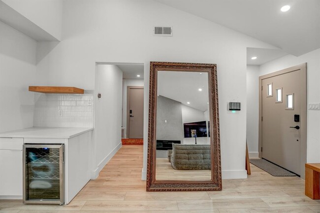 Photo - 3217 Oak Alley