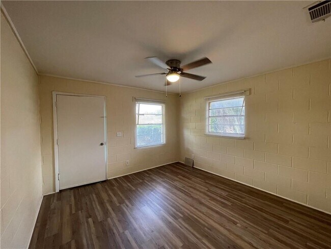 Photo - 1622.5 Martin Luther King Jr Blvd