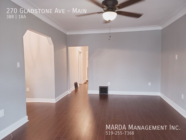 Photo - SPACIOUS 3-BEDROOM/1-BATH MAIN FLOOR UNIT IN WALKERVILLE + HYDRO & GAS Unité Main