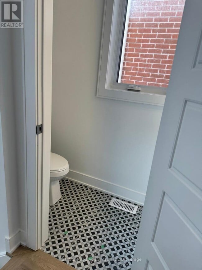 Photo - 38 Suzuki St