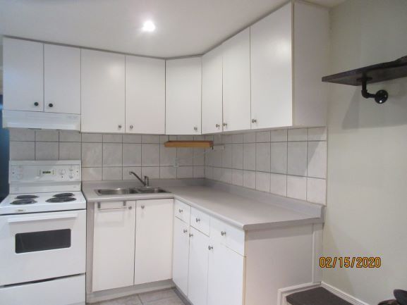 Building Photo - Beautiful 1 Bedroom Basement Unit Lower Level