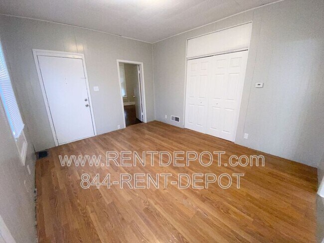 Photo - 208 E Virginia St