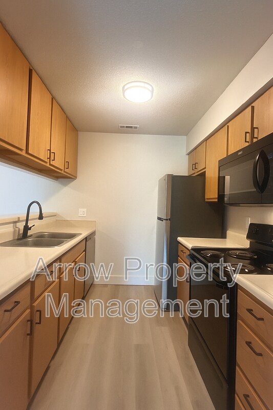 Building Photo - 2384 N 44th St Unit 24 Rental