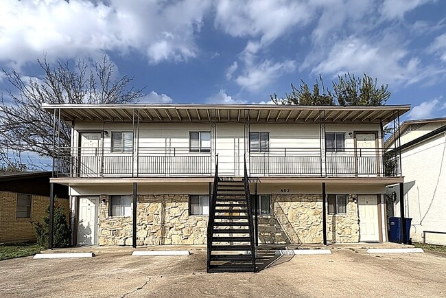 Building Photo - 602 Sunset Ln Unit C