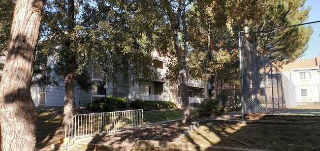 Building Photo - 901 S Zeno Way Unit 100