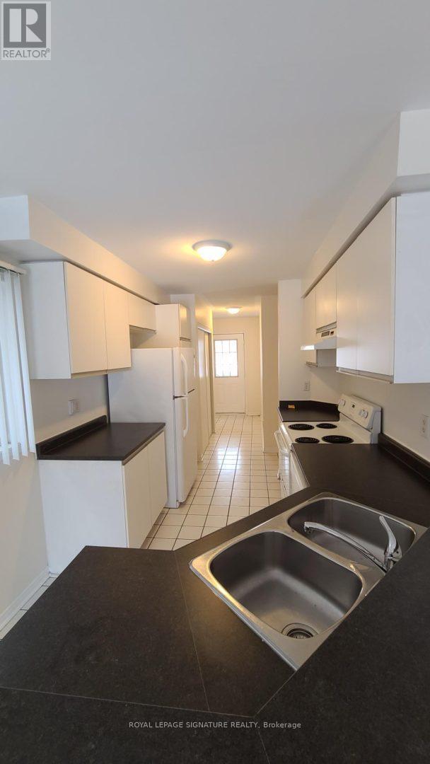 Photo - 5 Fairglen Ave