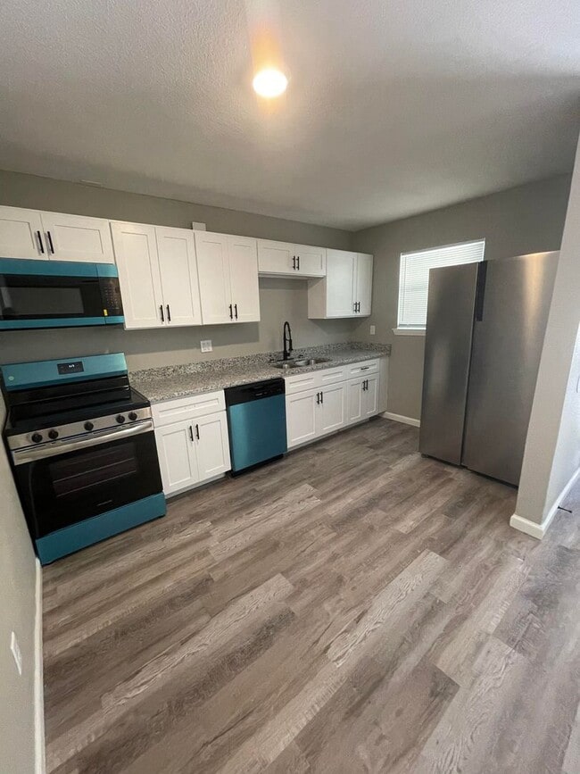 Photo - 523 E Main St