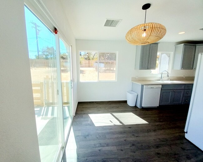 Photo - Fantastic Rental Opportunity in South Josh...