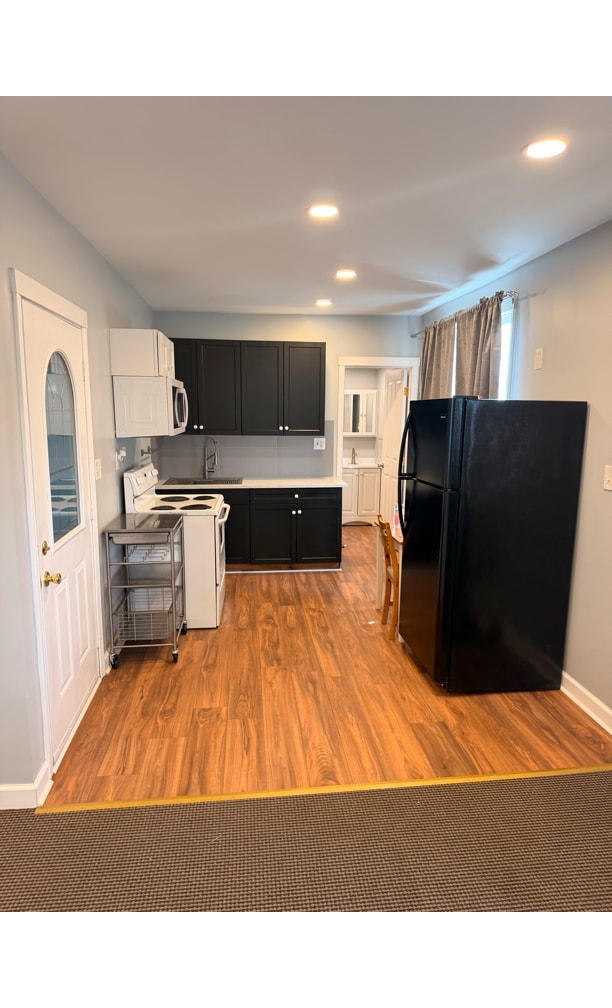 Building Photo - 4442 Freer St Unit 4442 apt 2 a