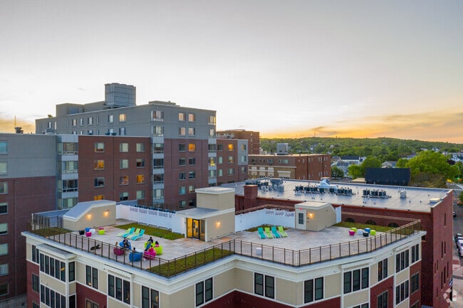 138 Pleasant St Rooftop Deck - Residences @ Malden Station