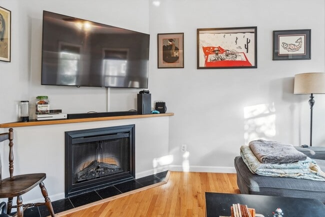 Photo - 76 Marine Rd Unit 2