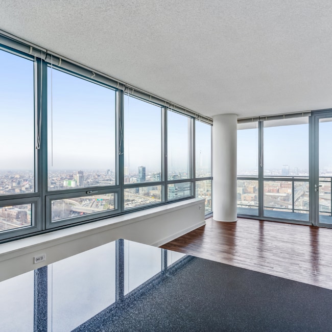 Photo - 411 N Halsted St Unidad 610