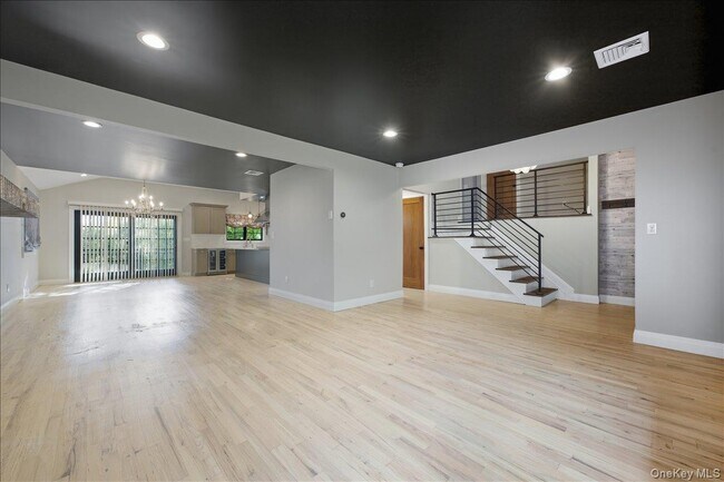 Photo - 2 Cornwall Ln