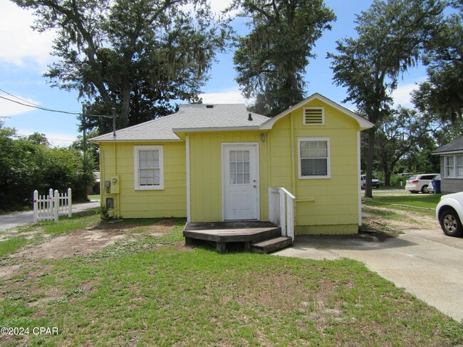 Photo - 1708 Louise Ave