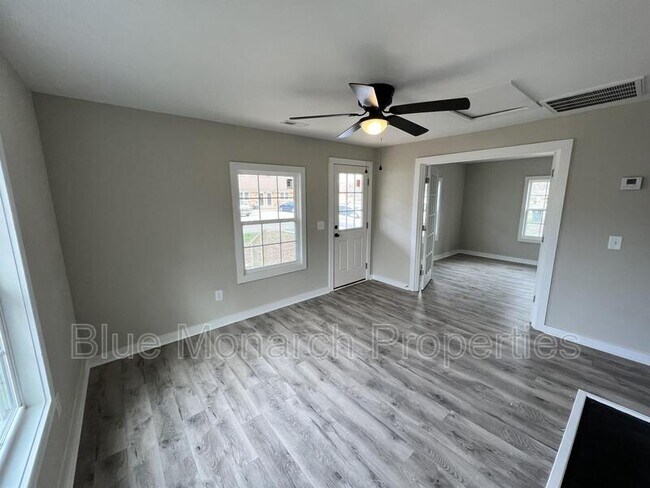 Photo - 205 W 2nd St