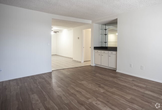 Green Valley Circle Apartments