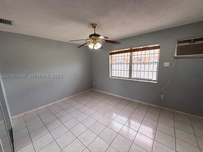 1154 W 35th St Unit 213