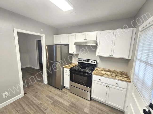 Photo - 1935 Northbrook Ave