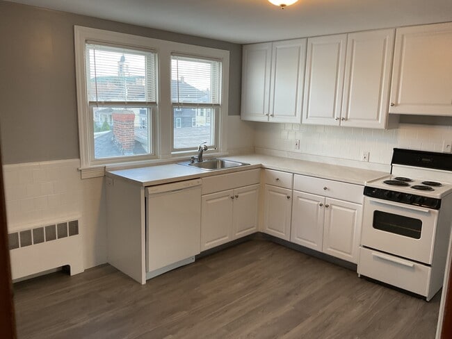371 Grand Ave - 371 Grand Ave Apartments