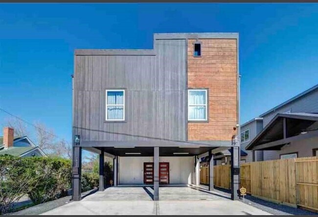 Photo - 7925 Brandon St