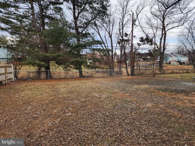 Building Photo - 1025 Kingsbury Rd