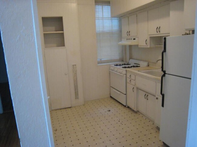 Photo - 2007 Commonwealth Ave